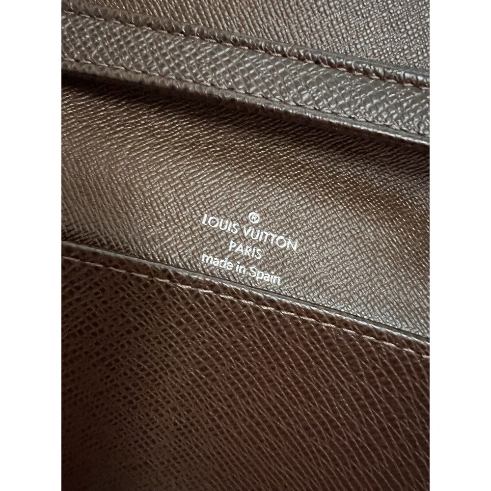 Louis Vuitton Taiga dark Brown Leather Clutch  Condition AB‎ date Code 0094 - Picture 3 of 14